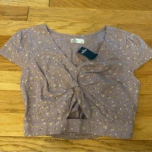 Hollister Womens M V neck purple floral crop peek a boo with elastic hem